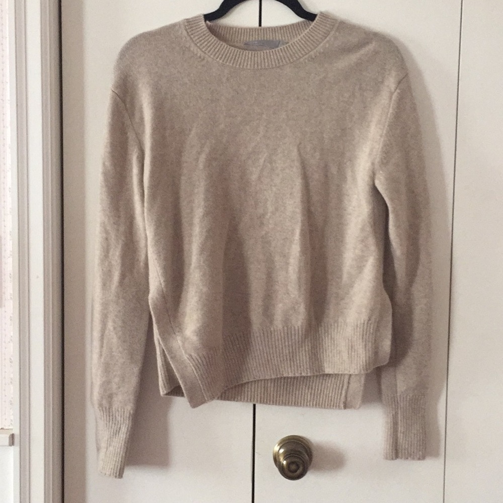 Vince Asymmetrical hem Sweater